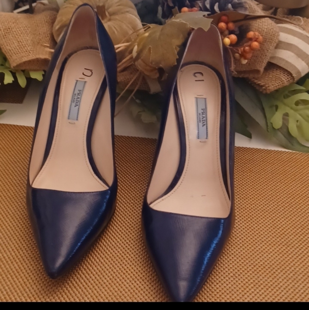 Prada size 40 women very cute shoes
